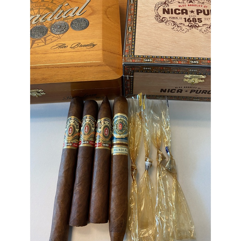 Aged Alec Bradley Sampler Sampler Pack of 4