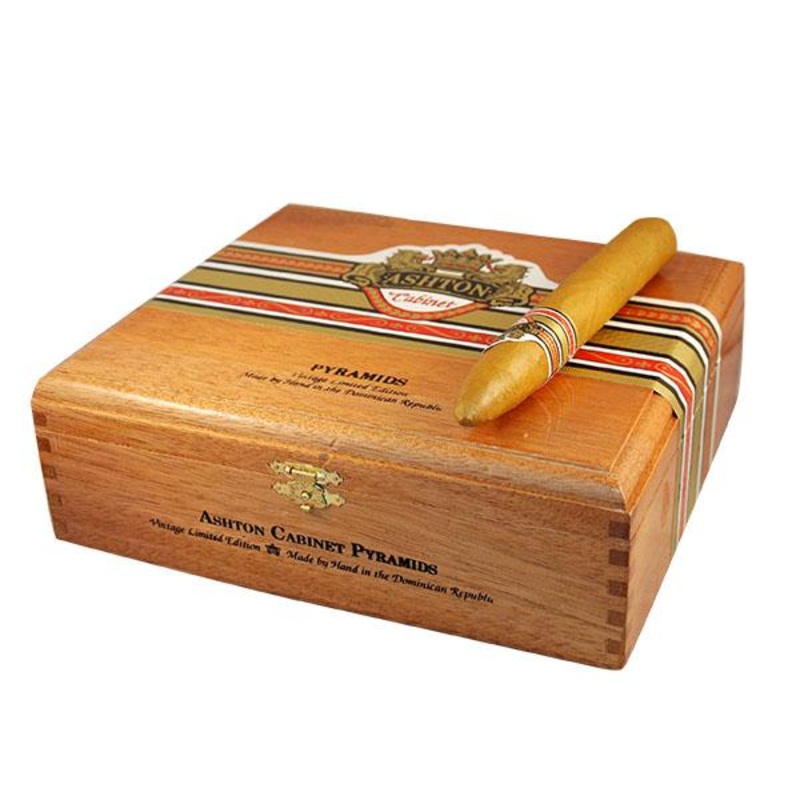 Ashton Cabinet Selection Cigars #8 Churchill (7.0″ x 49) Box of 25