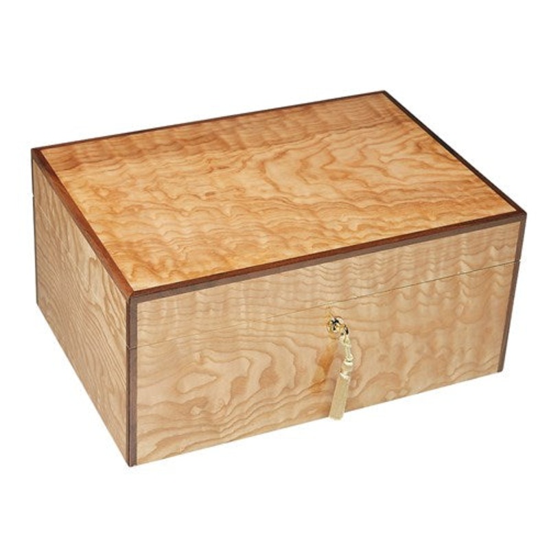Ashton Savoy Executive Humidor – 50 Cigar Capacity 50 Cigar Capacity Olive Ash Burl