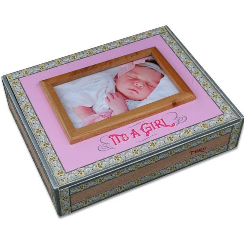 Alec Bradley It’s a Girl Cigars It’s a Girl (Toro) (6.0 x 50) Box of 20